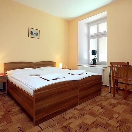 Pension Wallis Plzen Exterior photo