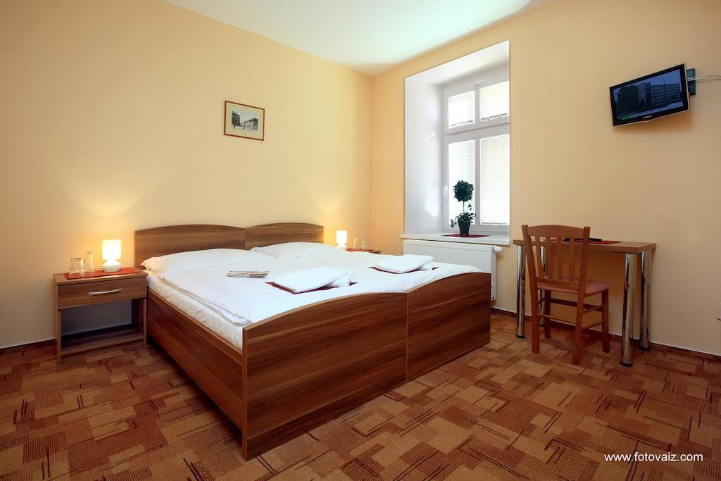 Pension Wallis Plzen Exterior photo